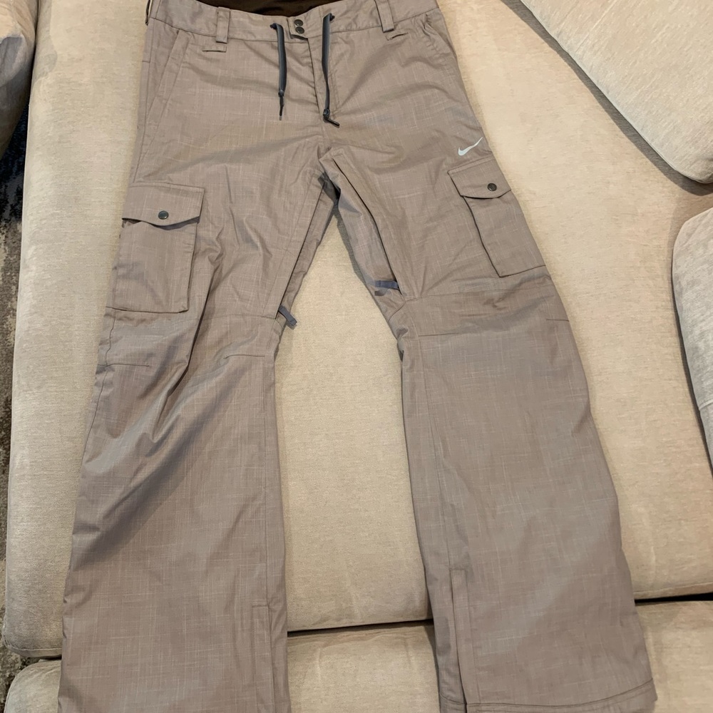 Nike snowboard pants size L new with tags